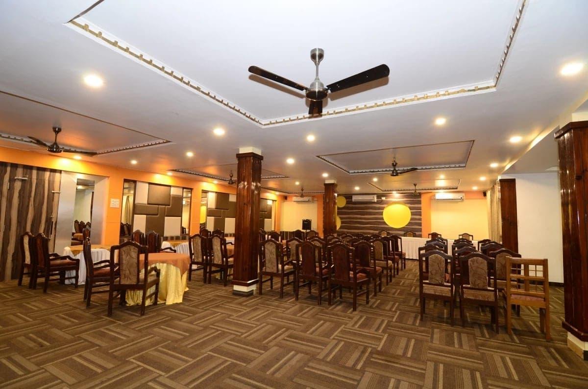 Hotel Little Palace Dibrugarh Exterior photo
