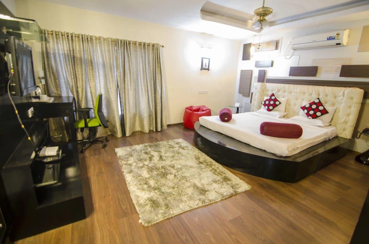 Hotel Little Palace Dibrugarh Exterior photo